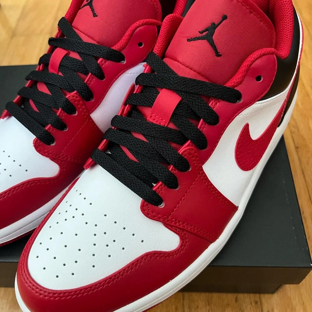 Air Jordan 1 Low. White, Black, Gym Red. Size 9. - Picture 3 of 12